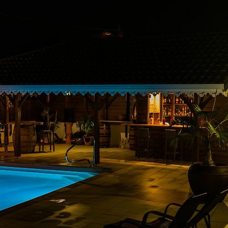 Makare Lagoon Club 勒沃克兰 外观 照片